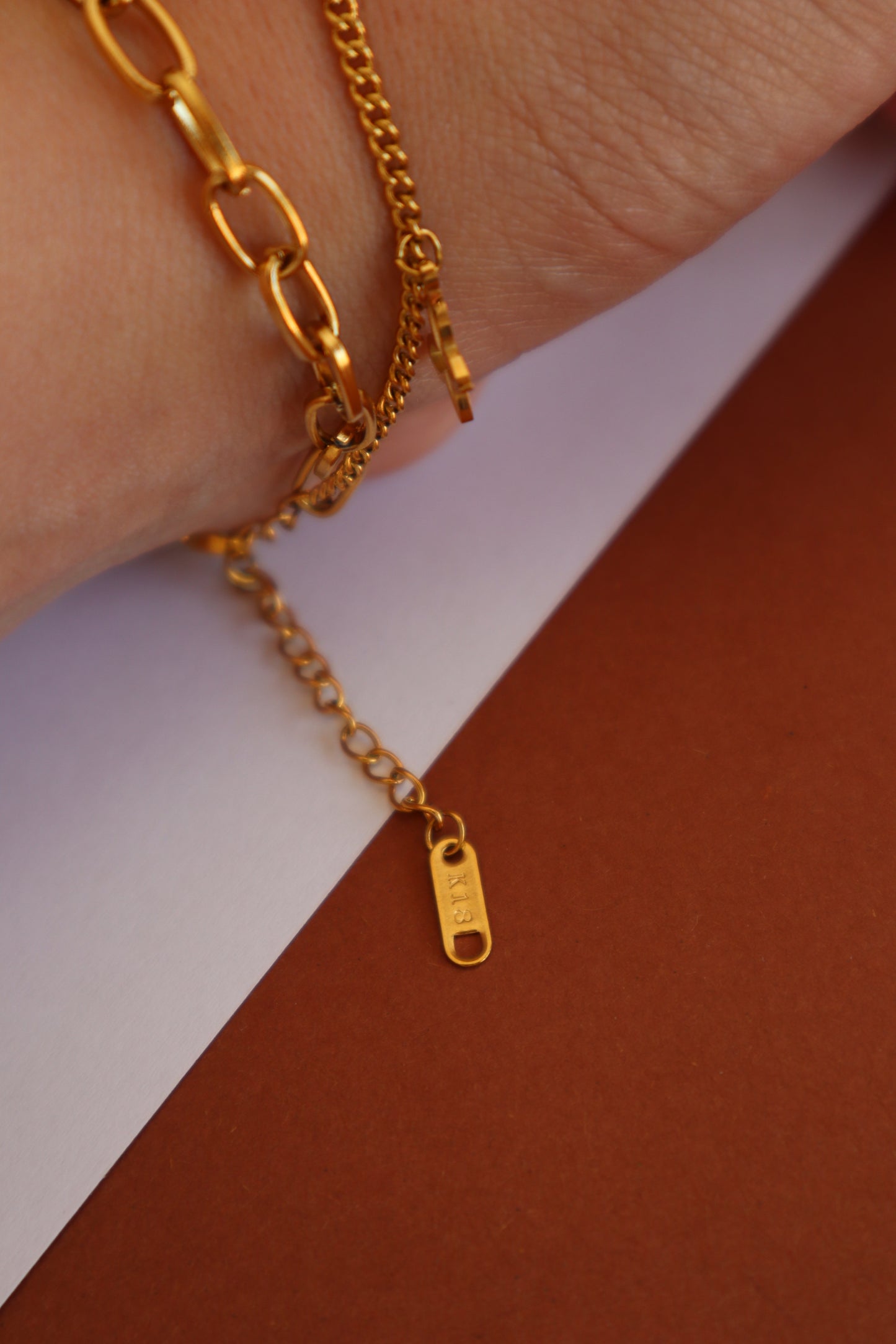 Pulseira com pendentes borboleta