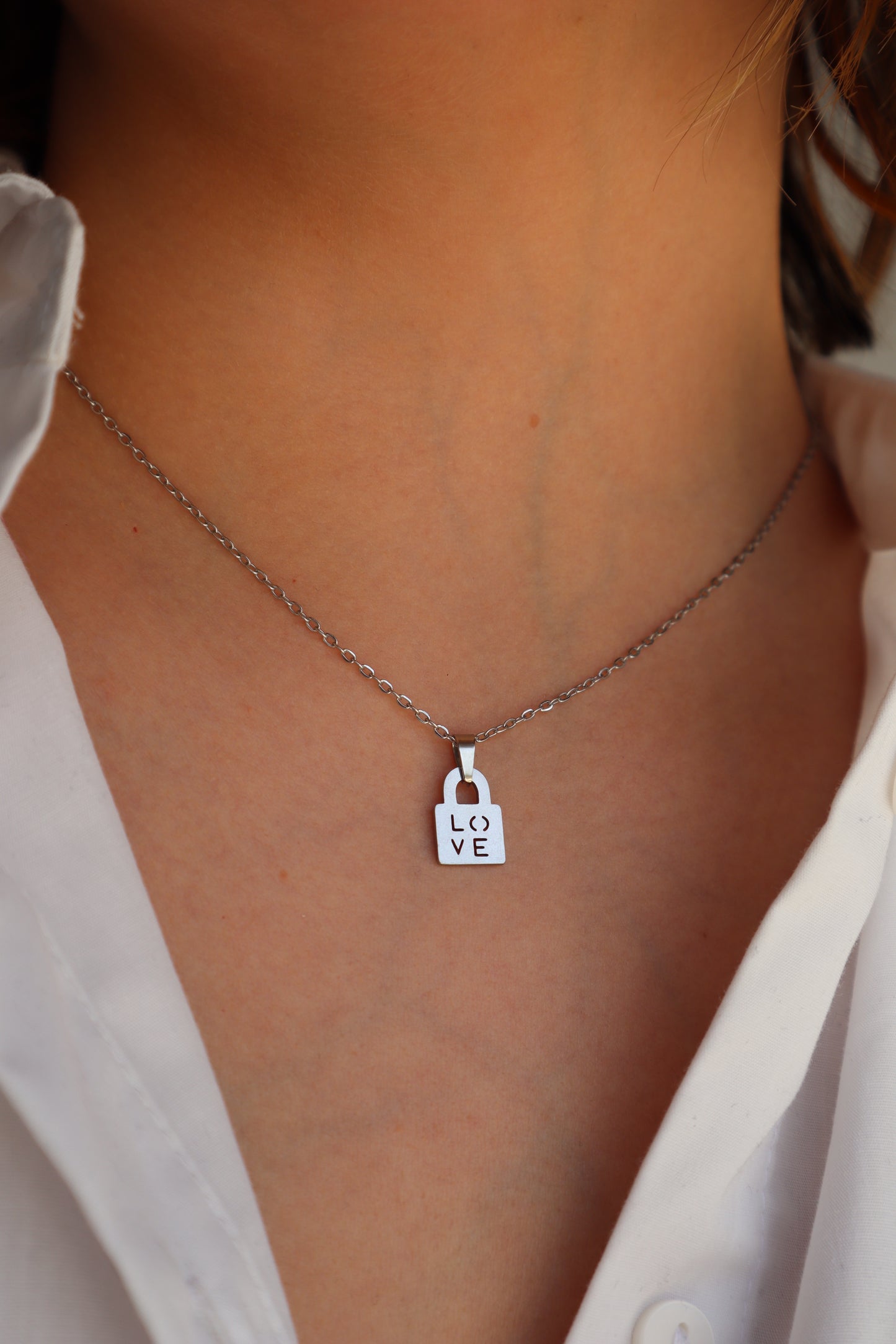 Colar com cadeado do amor