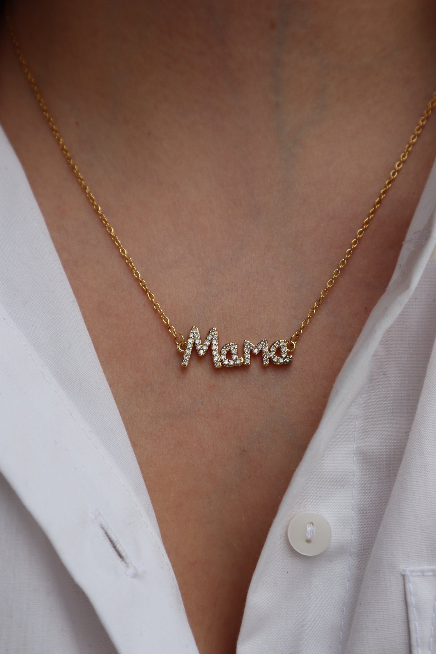 Colar MAMA com brilhantes