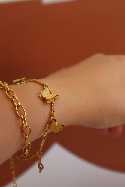 Pulseira com pendentes borboleta