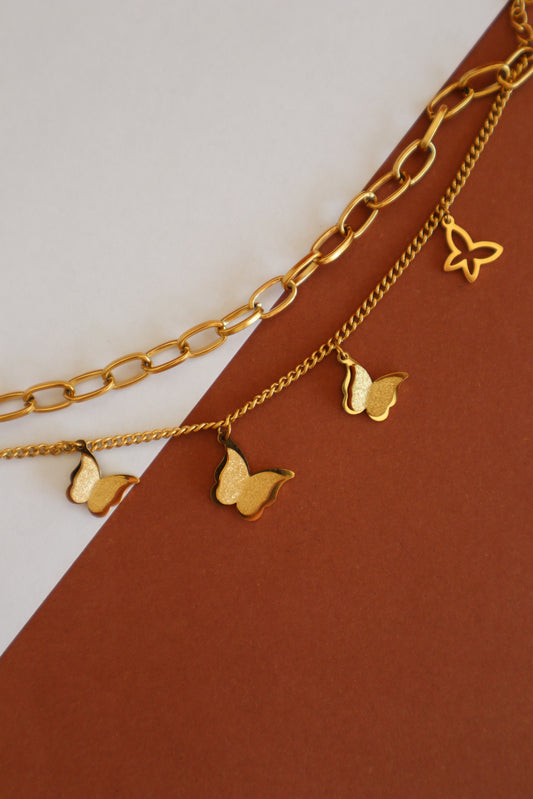 Pulseira com pendentes borboleta